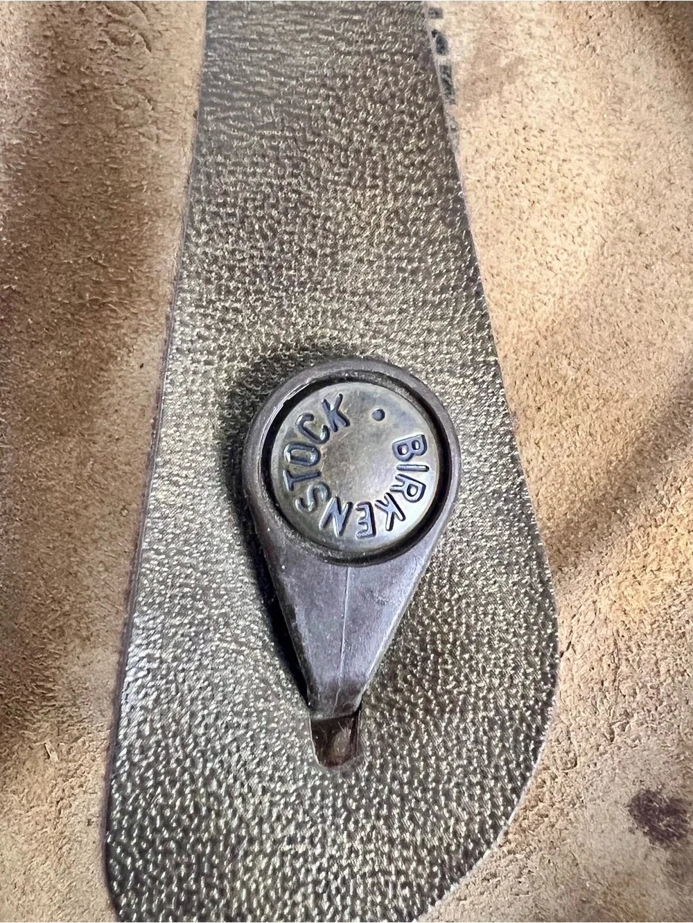 Birkenstock Gizeh in Golden Brown size 36 or 6